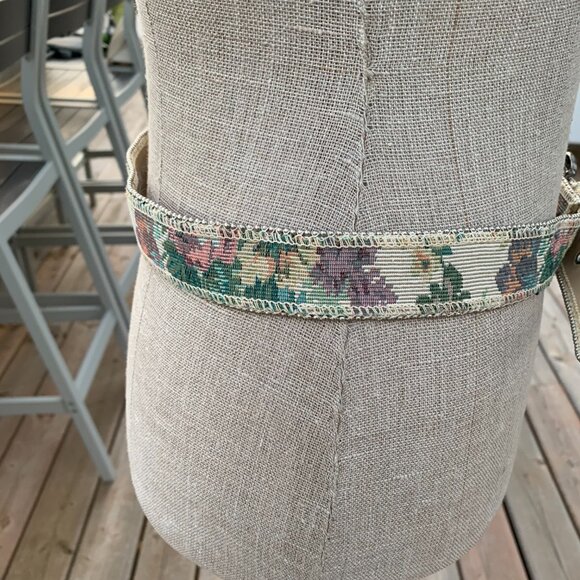 Vintage 80s Floral Tapestry Boho Granny Chic Romantic Retro Western Waist Belt - Picture 4 of 12